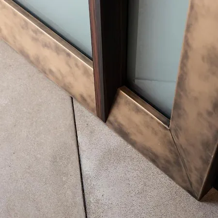 No Church Inside 아파트 트라니